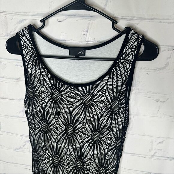 Me Paris size 2 black & white dress - Picture 3 of 8